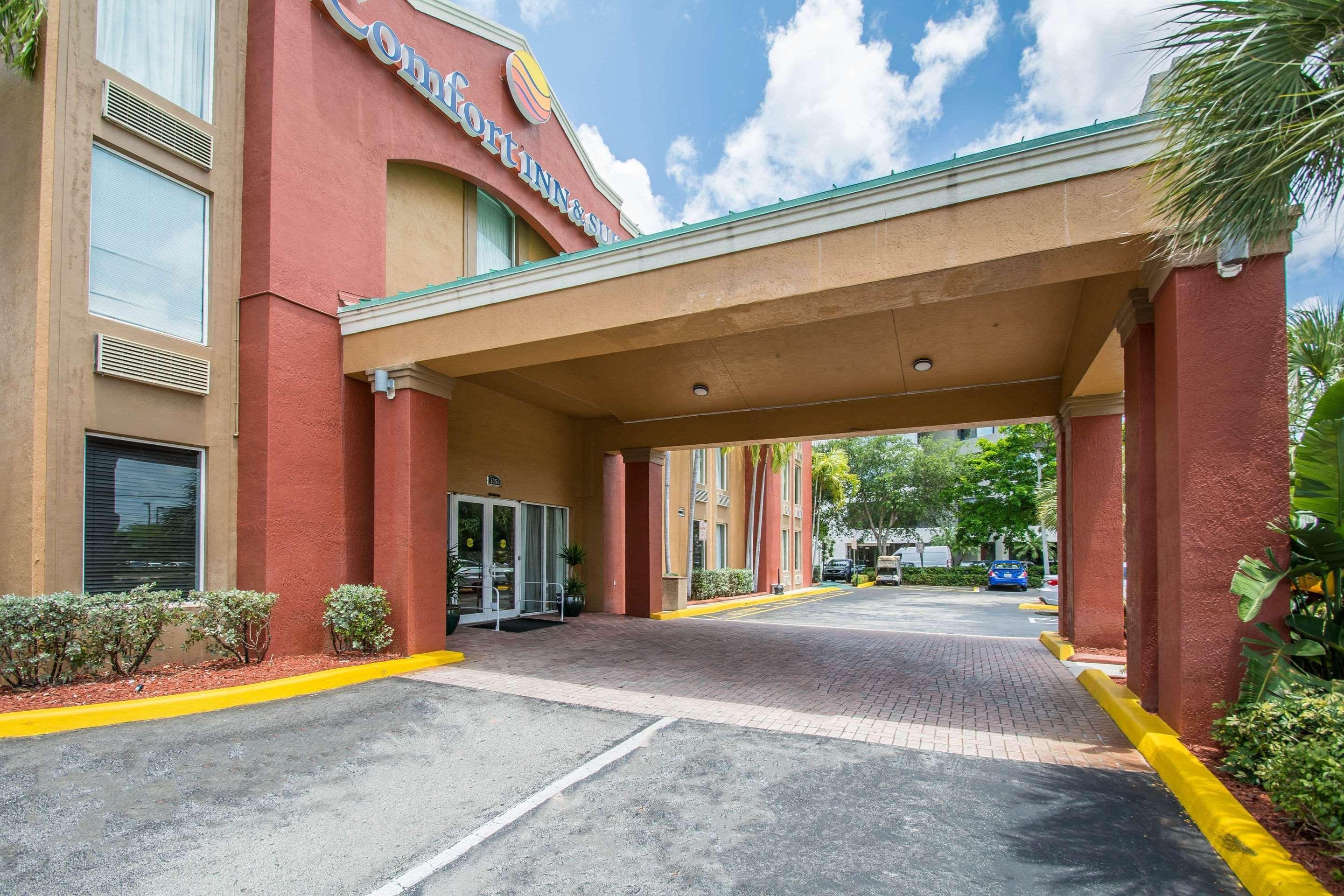 Comfort Inn & Suites Fort Lauderdale West Turnpike Lauderdale Lakes Ngoại thất bức ảnh